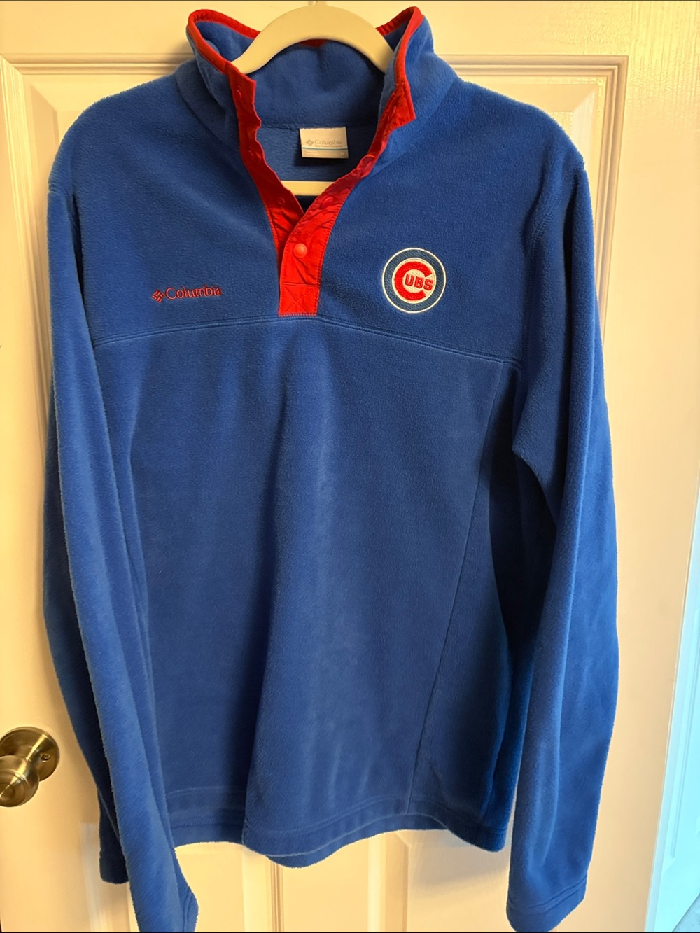 Columbia Blue Fleece Pullover with Red Trim and Chicago Cubs Logo